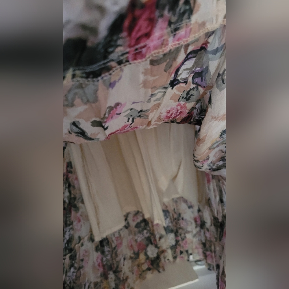 LA CERA...Floral Long Cream Maxi Dress (120) - Picture 3 of 9